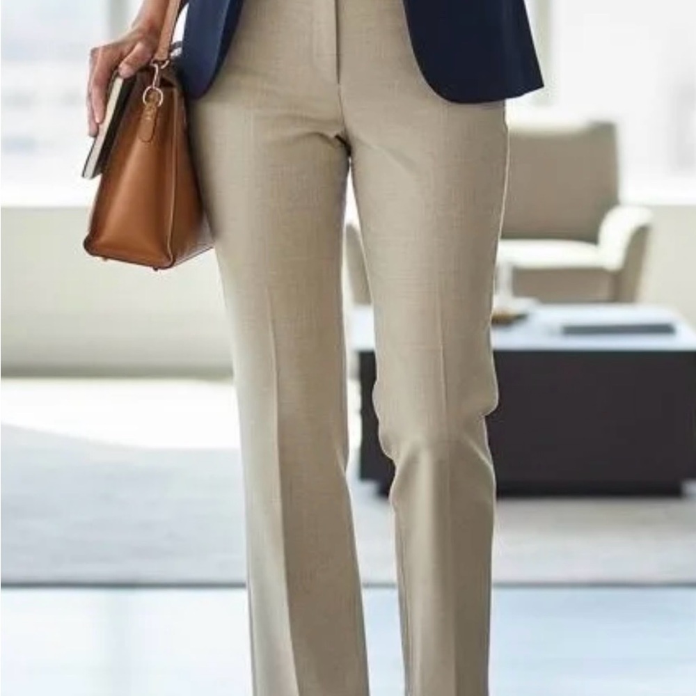 Talbots Heritage Khaki Trousers Women’s Beige Straight Leg Soft Stretch Like New